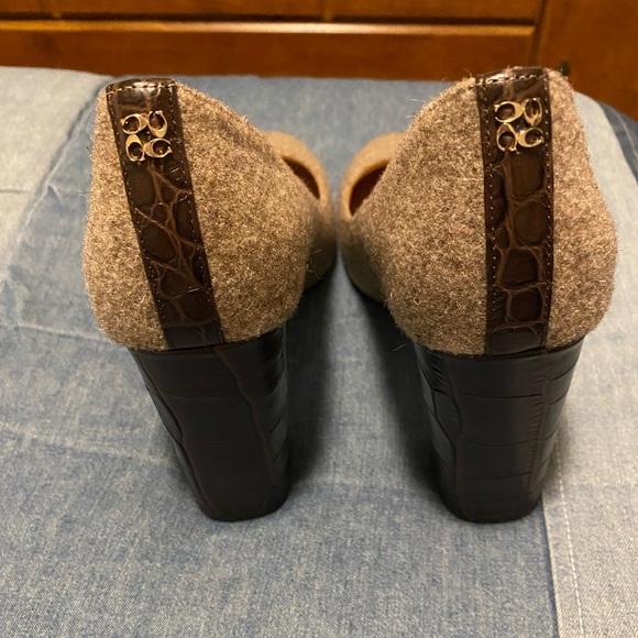 Beautiful Coach Ophelia Pumps - Picture 5 of 10